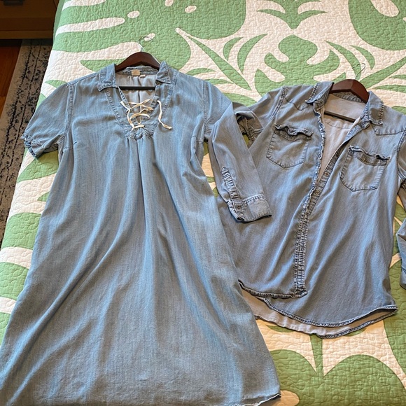 Bundle of Gap Maternity Chambray denim Large B1